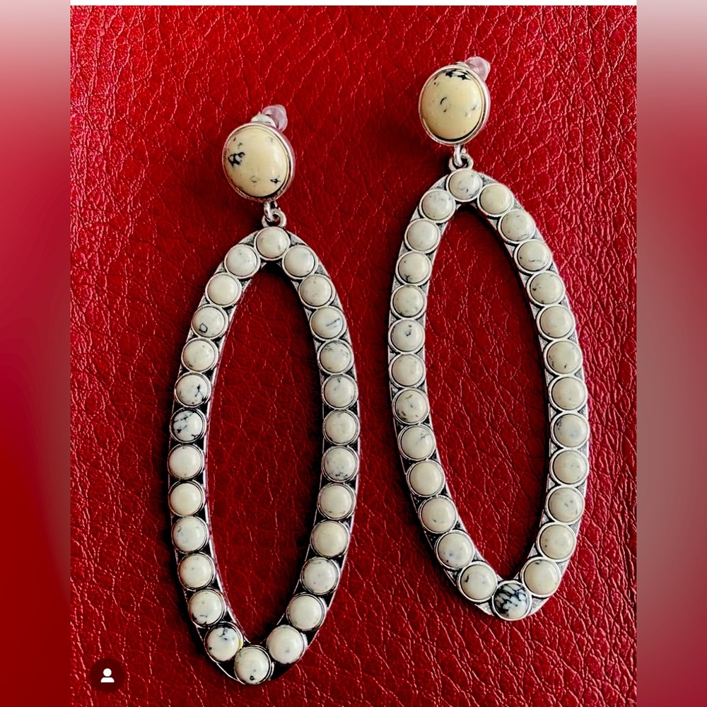 Elegant Cream and Silver Oval Earrings